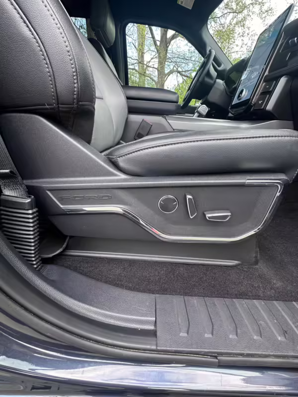 2022 Ford F-150 Lightning Lariat — photo 80