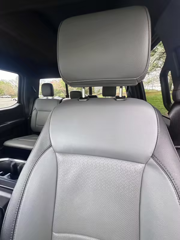 2022 Ford F-150 Lightning Lariat — photo 88