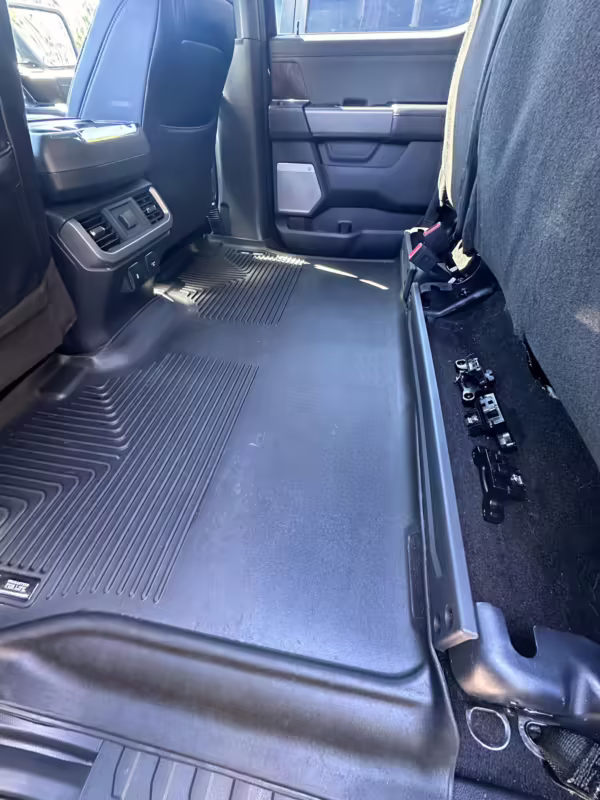 2022 Ford F-150 Lightning Lariat — photo 127