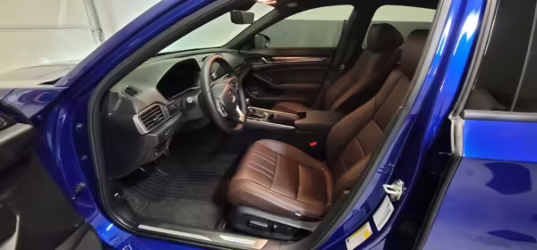 2019 Honda Accord — photo 32