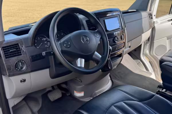 2015 Mercedes-Benz Sprinter 3500 Airstream Interstate — photo 28