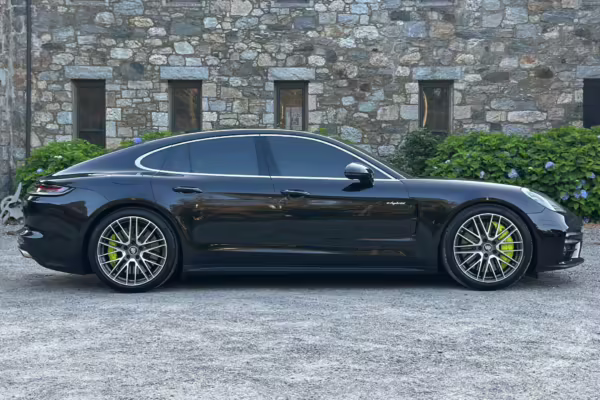 2023 Porsche Panamera Turbo S E-Hybrid — photo 71