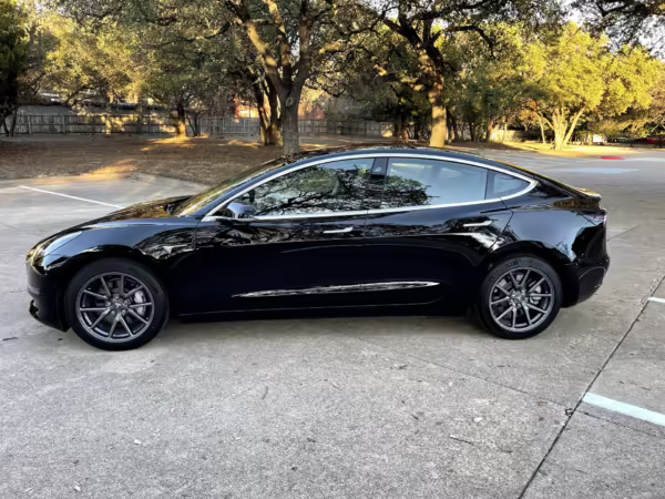 2018 Tesla Model 3 Mid Range RWD — photo 23