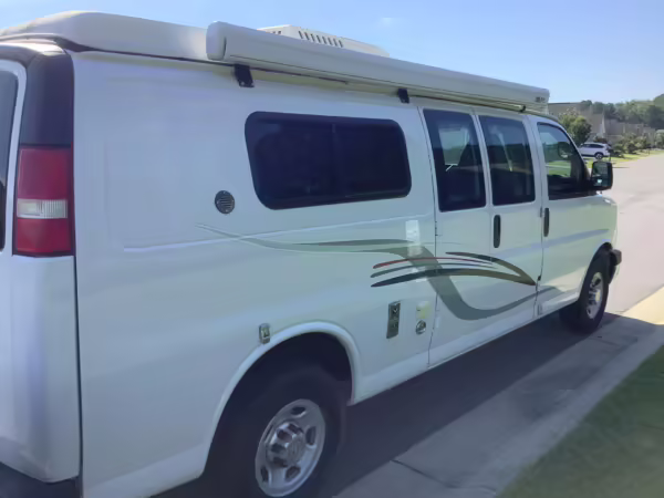 2010 Chevrolet Express 3500 Sportsmobile — photo 12