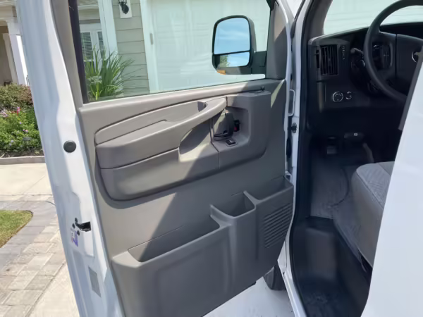 2010 Chevrolet Express 3500 Sportsmobile — photo 35