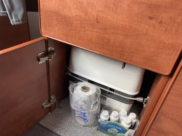 2010 Chevrolet Express 3500 Sportsmobile — photo 39