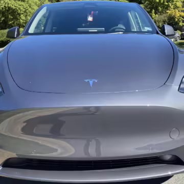 2022 Tesla Model Y Long Range AWD — photo 10