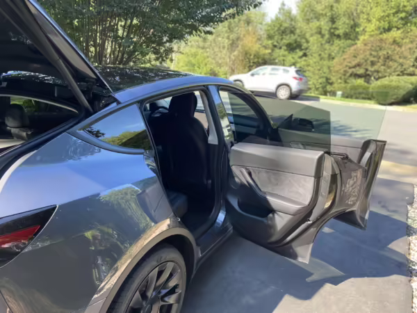 2022 Tesla Model Y Long Range AWD — photo 45