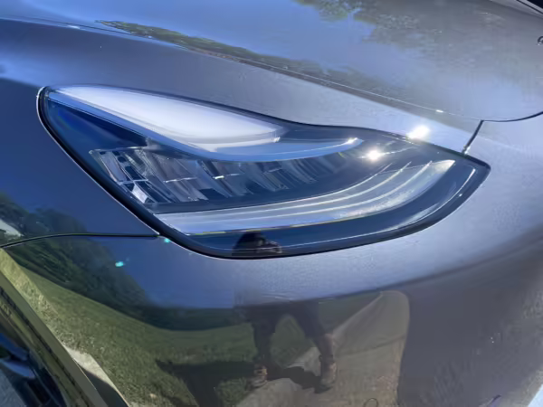 2022 Tesla Model Y Long Range AWD — photo 3