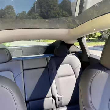 2022 Tesla Model Y Long Range AWD — photo 47
