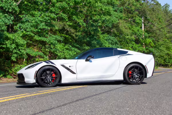 2015 Chevrolet Corvette Stingray Z51 Coupe — photo 6