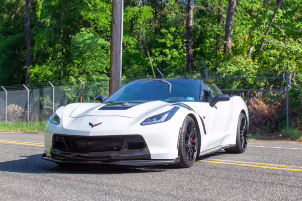 2015 Chevrolet Corvette Stingray Z51 Coupe — photo 35
