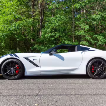 2015 Chevrolet Corvette Stingray Z51 Coupe — photo 12