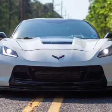 2015 Chevrolet Corvette Stingray Z51 Coupe — photo 2