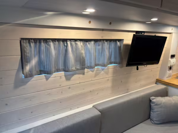 2020 Mercedes-Benz Sprinter 2500 — photo 31