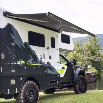 2017 Ford F-550 Super Duty XLT 4×4 Grid Camper — photo 4