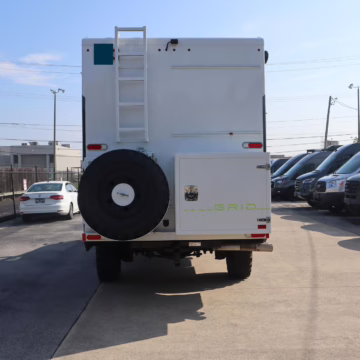 2017 Ford F-550 Super Duty XLT 4×4 Grid Camper — photo 9