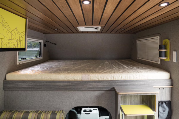 2017 Ford F-550 Super Duty XLT 4×4 Grid Camper — photo 63