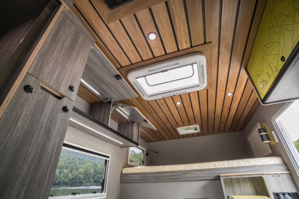 2017 Ford F-550 Super Duty XLT 4×4 Grid Camper — photo 68