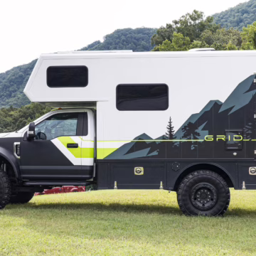 2017 Ford F-550 Super Duty XLT 4×4 Grid Camper — photo 16