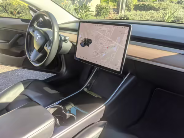 2018 Tesla Model 3 Long Range — photo 41