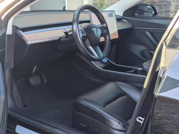 2018 Tesla Model 3 Long Range — photo 57