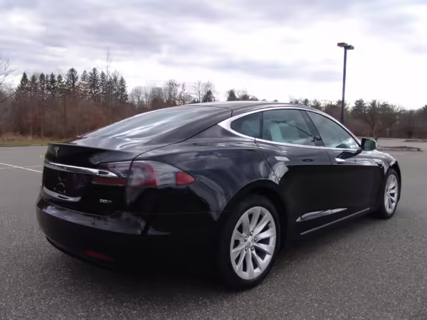 2016 Tesla Model S 90D — photo 2