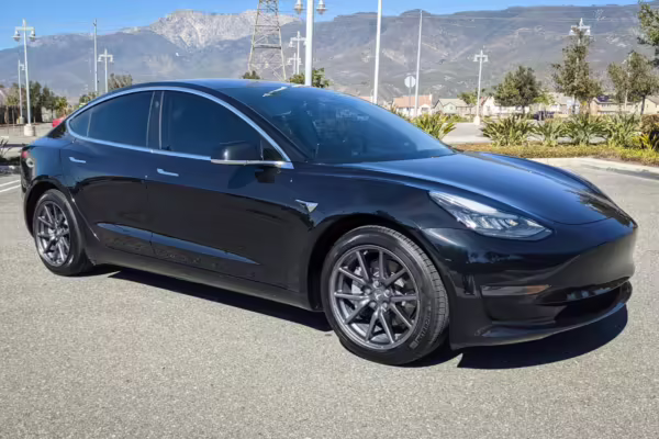 2018 Tesla Model 3 Long Range — photo 13