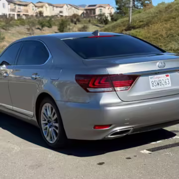 2017 Lexus LS 460 L — photo 12