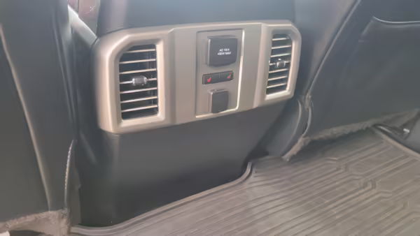 2015 Ford F-150 Lariat 4×4 — photo 24