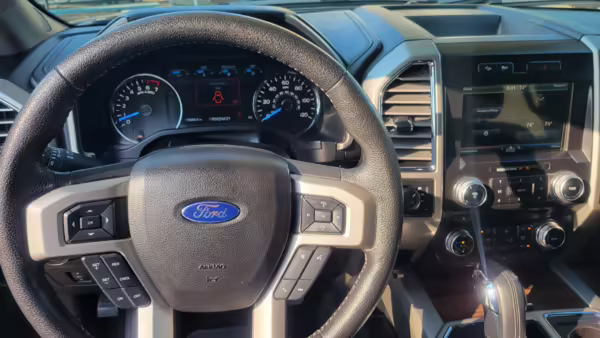 2015 Ford F-150 Lariat 4×4 — photo 44
