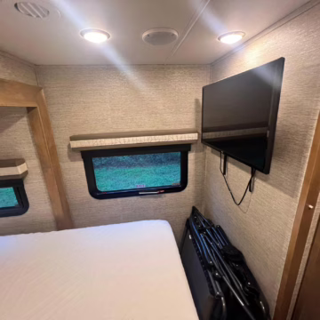 2020 Mercedes-Benz Sprinter 3500XD Tiffin Wayfarer 25QW Motorhome — photo 54