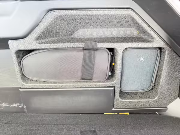 2025 Rivian R1S Adventure Edition — photo 40