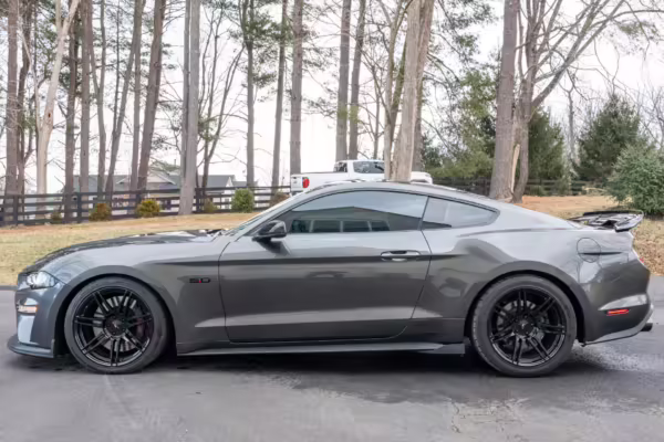 2018 Ford Mustang GT Coupe Premium — photo 8