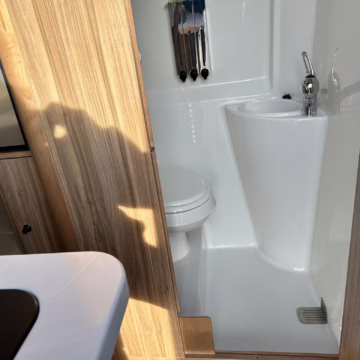 2021 Mercedes-Benz Sprinter 2500 Airstream Interstate 19 Tommy Bahama Edition 4×4 — photo 37