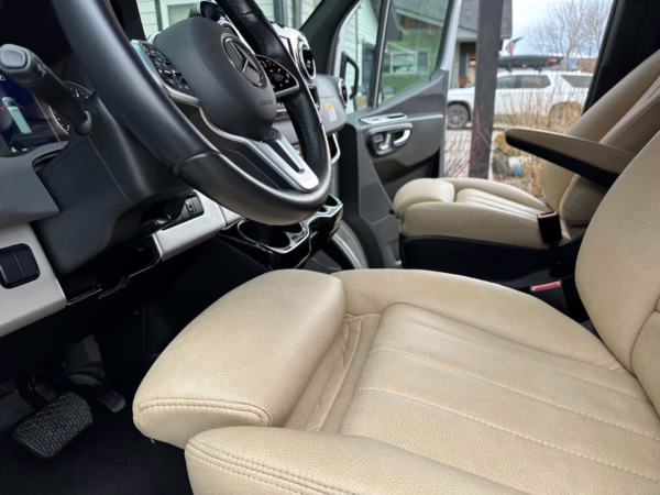 2021 Mercedes-Benz Sprinter 2500 Airstream Interstate 19 Tommy Bahama Edition 4×4 — photo 39