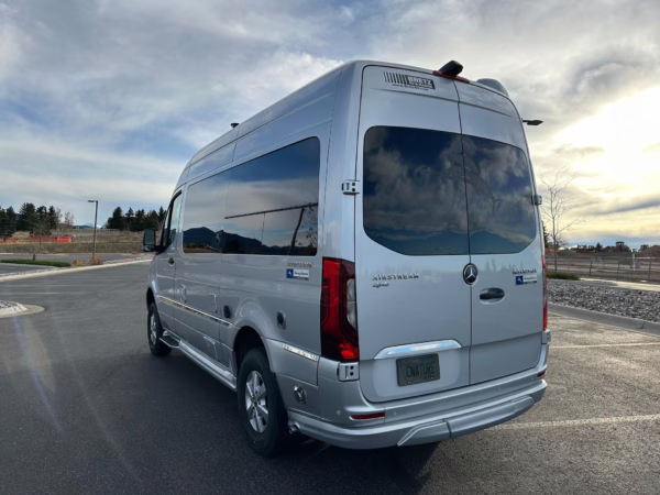 2021 Mercedes-Benz Sprinter 2500 Airstream Interstate 19 Tommy Bahama Edition 4×4 — photo 5