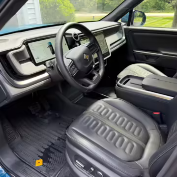 2025 Rivian R1S Adventure Edition — photo 48