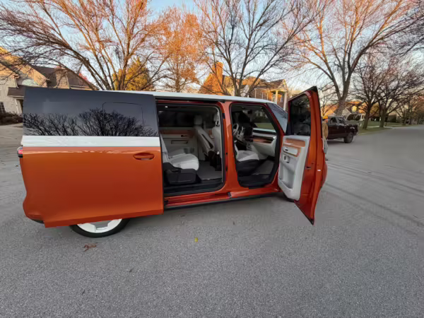 2025 Volkswagen ID. Buzz 1st Edition — photo 12