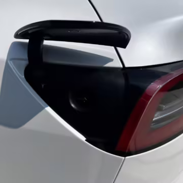 2022 Tesla Model Y Long Range AWD — photo 26