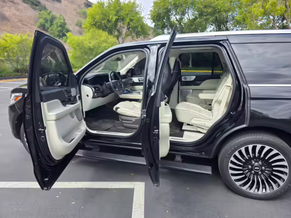 2018 Lincoln Navigator Black Label — photo 53