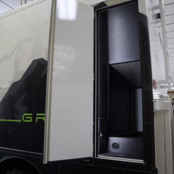 2017 Ford F-550 Super Duty XLT 4×4 Grid Camper — photo 34