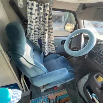 2000 Dodge Ram Van B3500 — photo 78