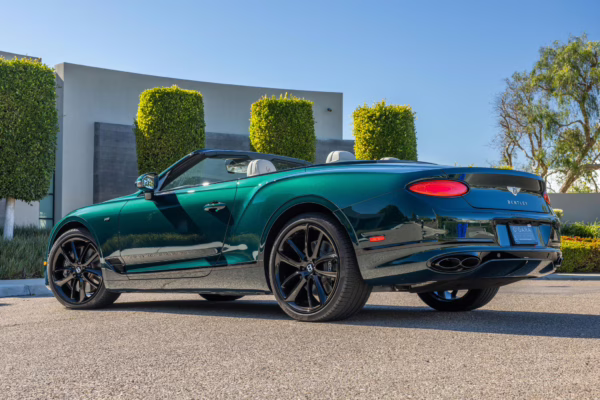 2021 Bentley Continental GTC V8 — photo 21