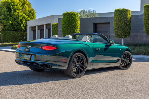 2021 Bentley Continental GTC V8 — photo 2