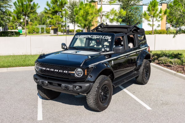 2025 Ford Bronco Heritage Edition — photo 2