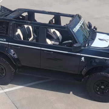 2025 Ford Bronco Heritage Edition — photo 3