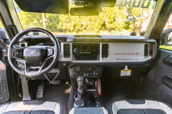 2025 Ford Bronco Heritage Edition — photo 39
