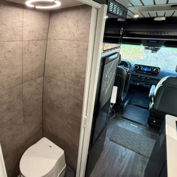 2022 Mercedes-Benz Sprinter 3500XD — photo 70
