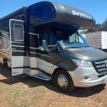 2022 Mercedes-Benz 3500 Forest River Sunseeker 2400B MBS